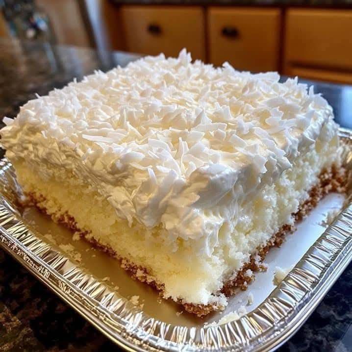 Coconut Cream Dream Cake – A Tropical Delight