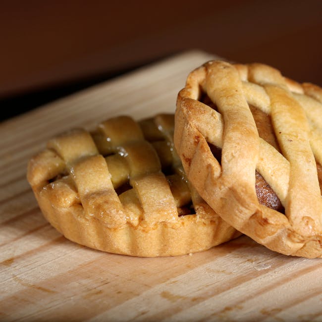 Easy Peach Pie with Buttery Crust