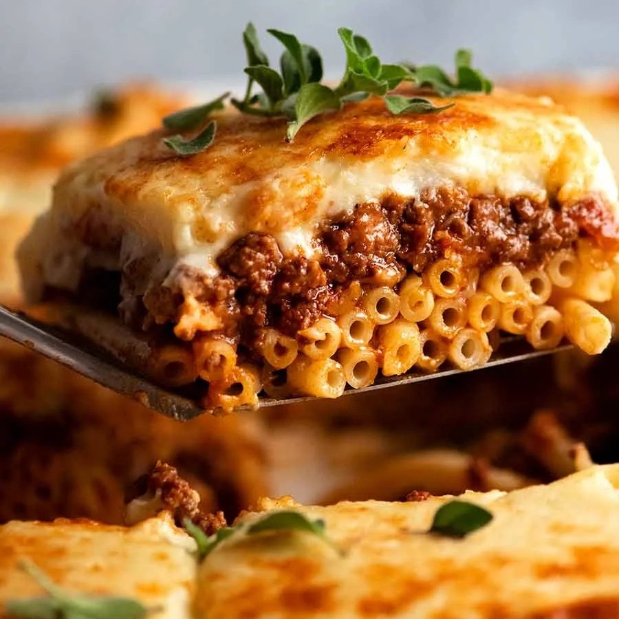 Pastitsio (Greek beef pasta bake)