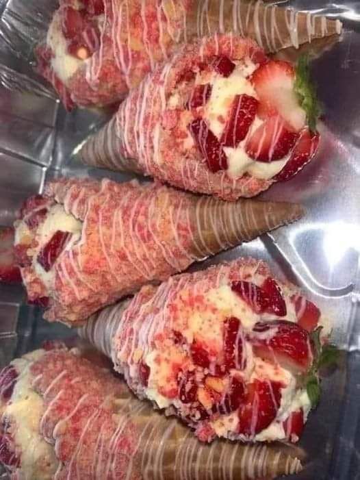 Strawberry Crunch Cheesecake Cones