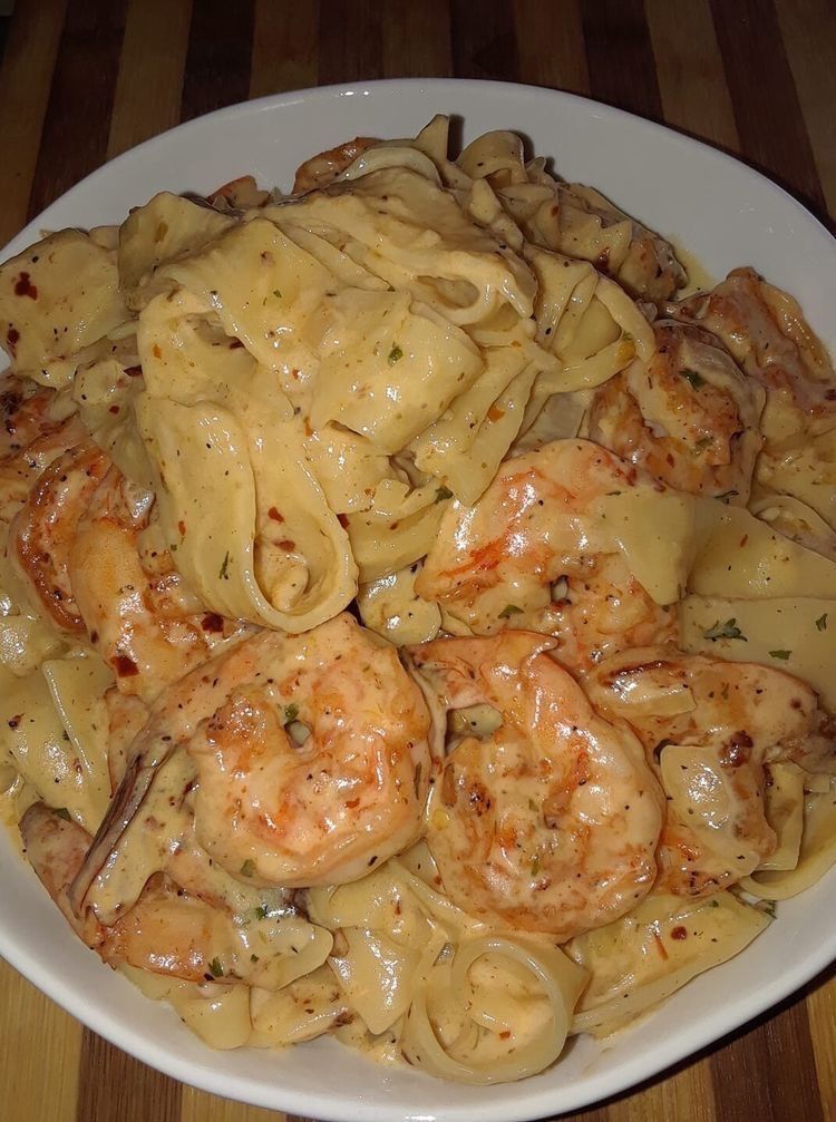 One-Skillet Shrimp Fettuccine Alfredo